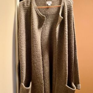 Old Navy Tan Sweater with Deep Pockets. Size Small. Loose Fitting.